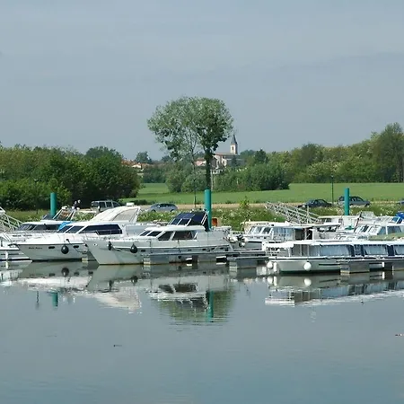Le Jardin De La Reyssouze Bed & Breakfast Gorrevod